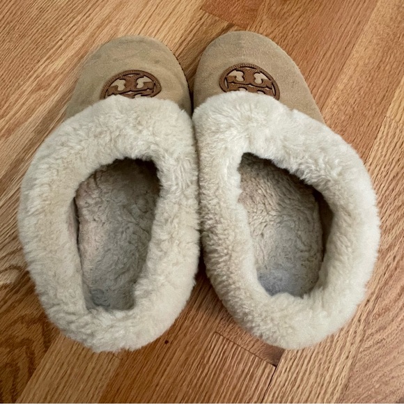 Tory Burch Coley Tan Suede Shearling Lined Slippers Size 9 - Picture 3 of 6